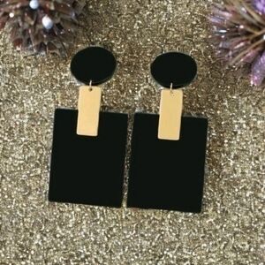 MODCLOTH ACRYLIC MOD DROP EARRINGS 1